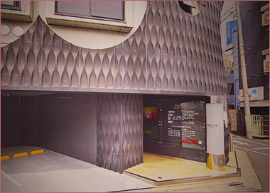 次に派遣先のホテル名(自宅の場合ご住所、建物名)をお伝えください。おおよそどのくらいでご到着できるかをお伝えいたします。